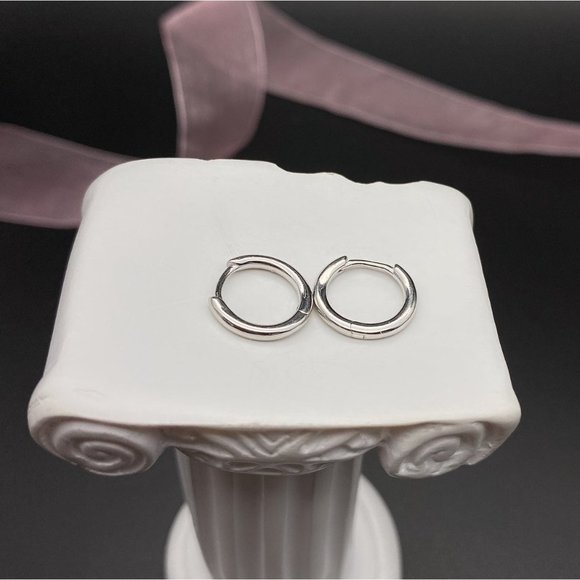 Plain silver small hoop earrings-11mm SH001 Silver - Picture 5 of 10